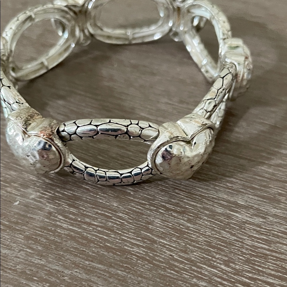 Hand Crafted Silver stretch Bracelet - Picture 5 of 7